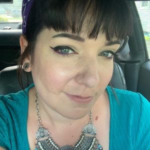 Meet your Posher, Karissa